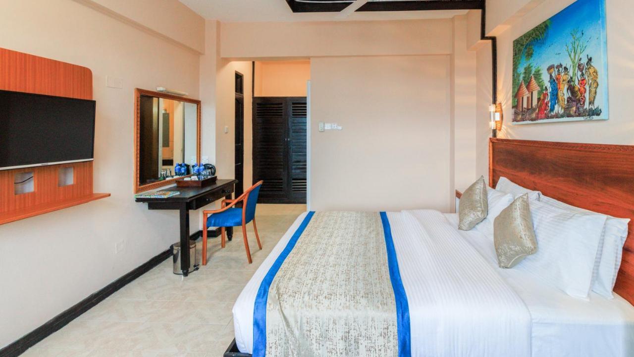 Hotel Sapphire Mombasa Exterior photo